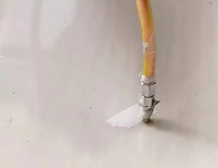 会泽瓷砖空鼓维修公司专业解答在瓷砖铺贴过程中，如果使用的砂料过粗（如全部使用了粗砂），可能会导致以下问题